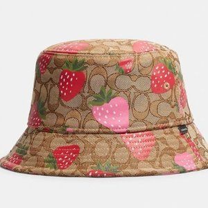 COACH Signature Wild Strawberry Print Bucket Hat - CH392